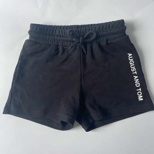 SIGNATURE SHORTS | BLACK